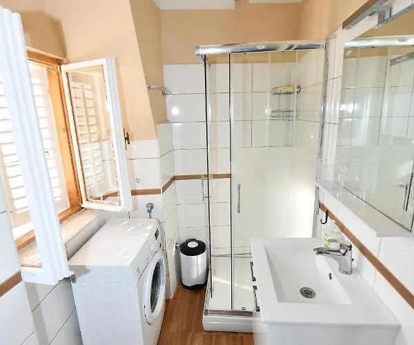 Гостевой дом Zupan 1 - 4*