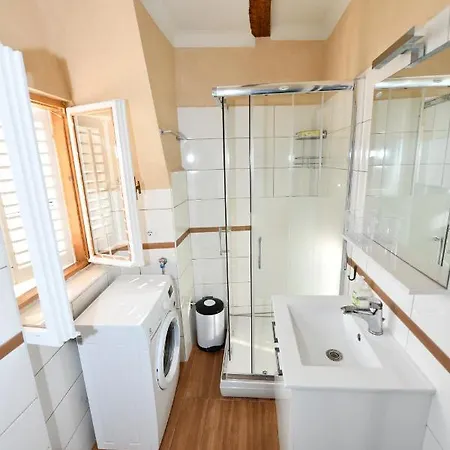 Guest house Zupan 1 - 4*